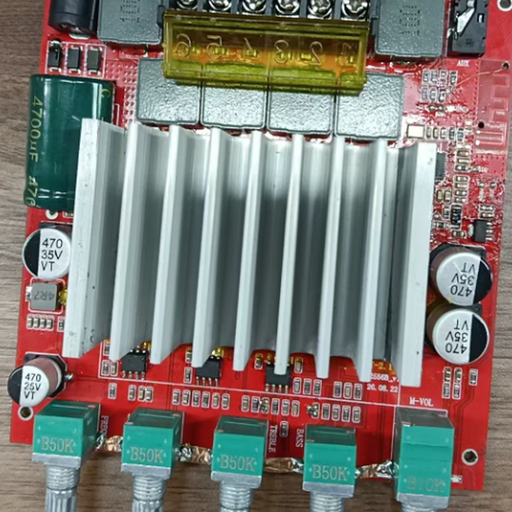 24V 4欧双通道50W功放PCBA方案：蓝牙+AUX山景DSP